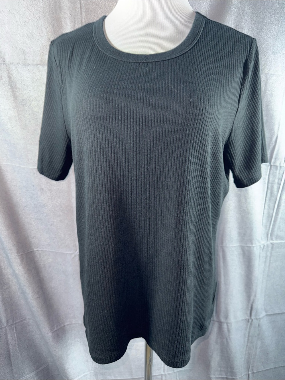 2550-a new day Black Ribbed Short Sleeve Tee